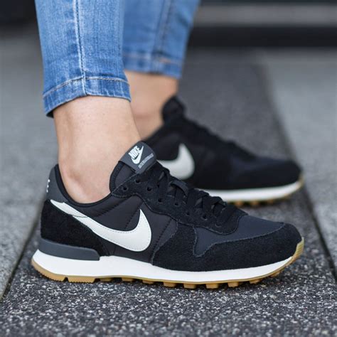 Schwarze Nike Sneaker für Damen online kaufen 